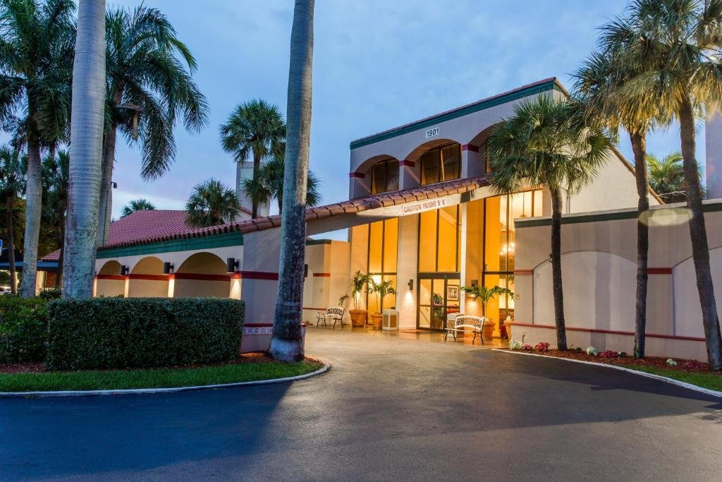 Best hotels in Palm Beach, Florida : Ramada by Wyndham West Palm Beach Airport