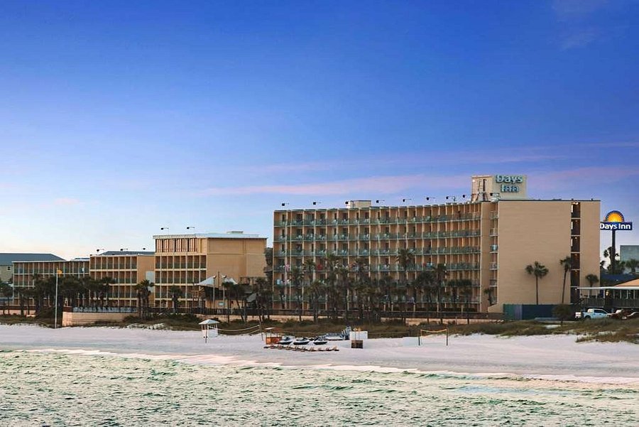Budget hotels in Panama City, Florida : Days Inn by Wyndham Panama City Beach