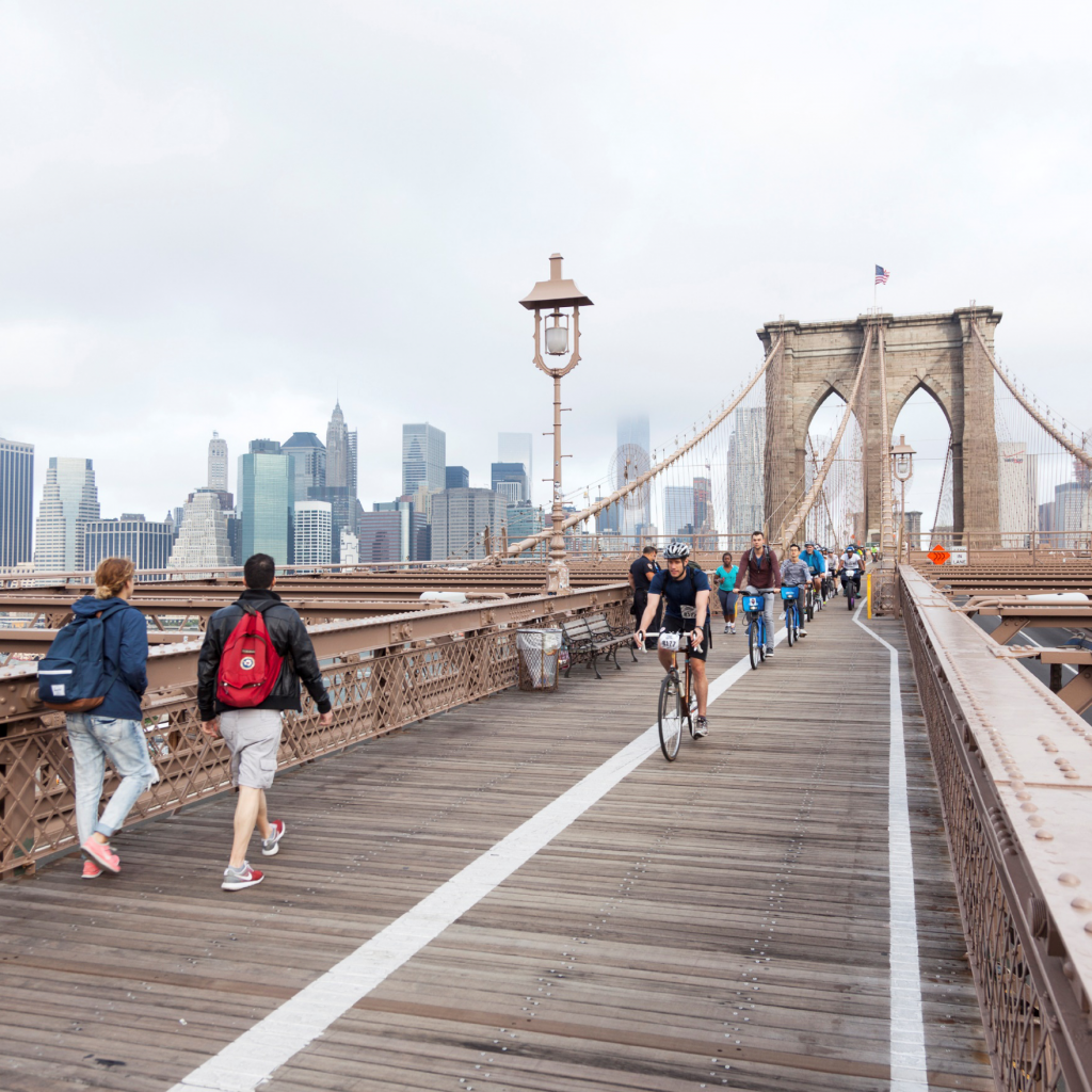 1.Go out for a stroll in the Brooklyn Bridge 