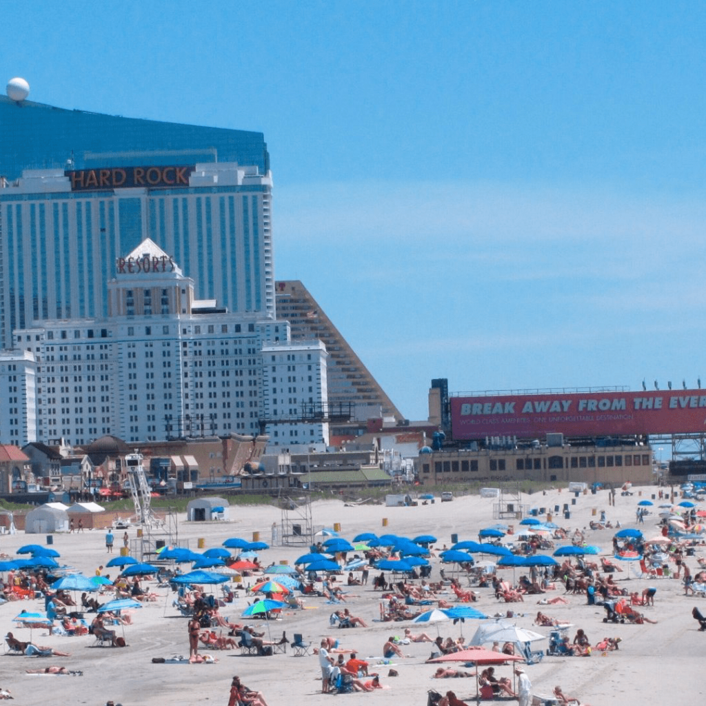 Things to do in Atlantic City in USA  : Lounge at the Beach