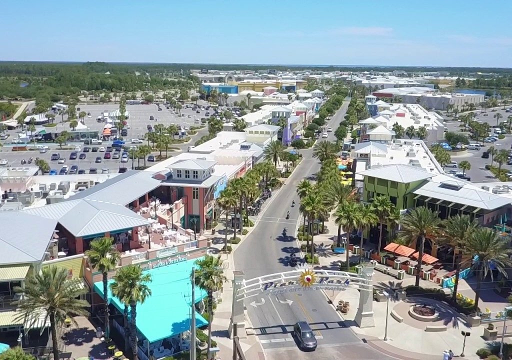 Best things to do in Panama City in Florida USA : Visit Pier Park