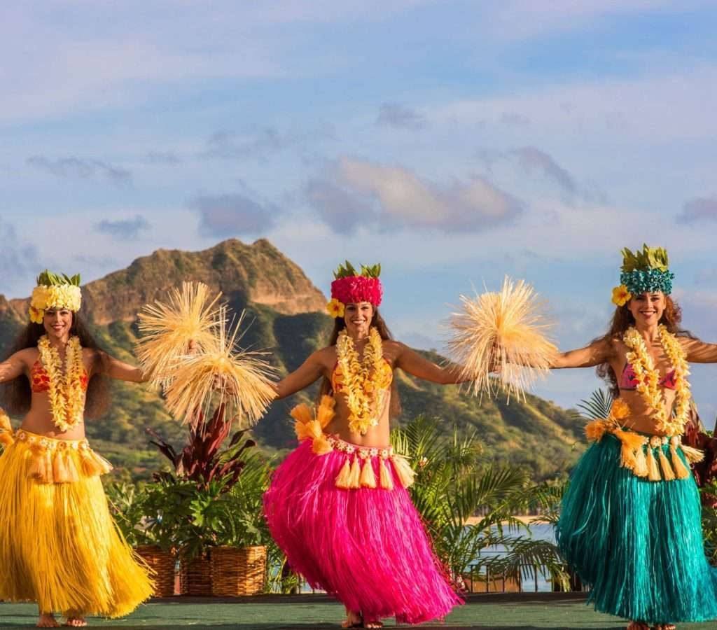 Honolulu Vacation Travel Guide in Hawaii, USA : Paradise Cove Luau