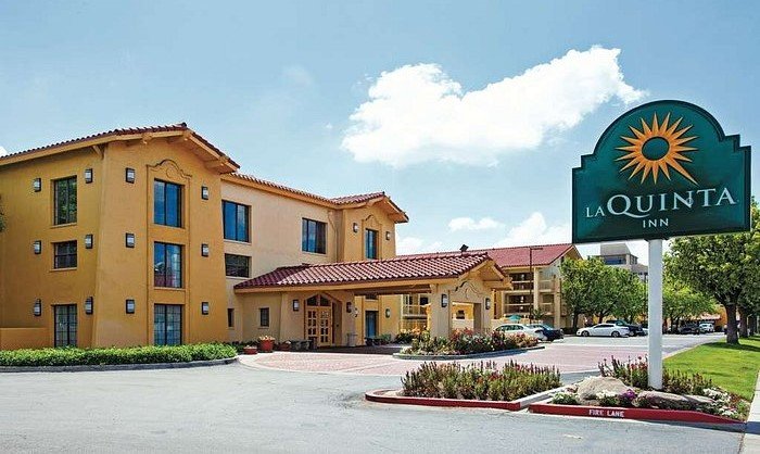 Hotels in Fresno CA - La Quinta Inn by Wyndham Fresno Yosemite ($74)